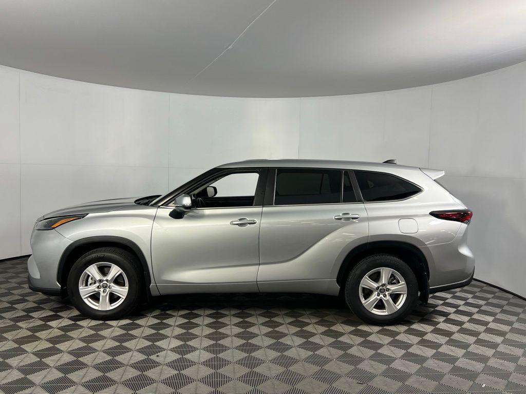used 2024 Toyota Highlander car, priced at $31,273