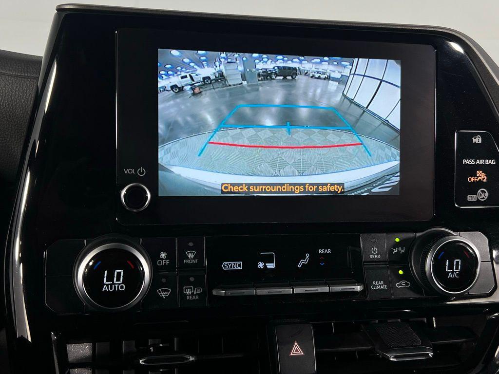 used 2024 Toyota Highlander car, priced at $31,273