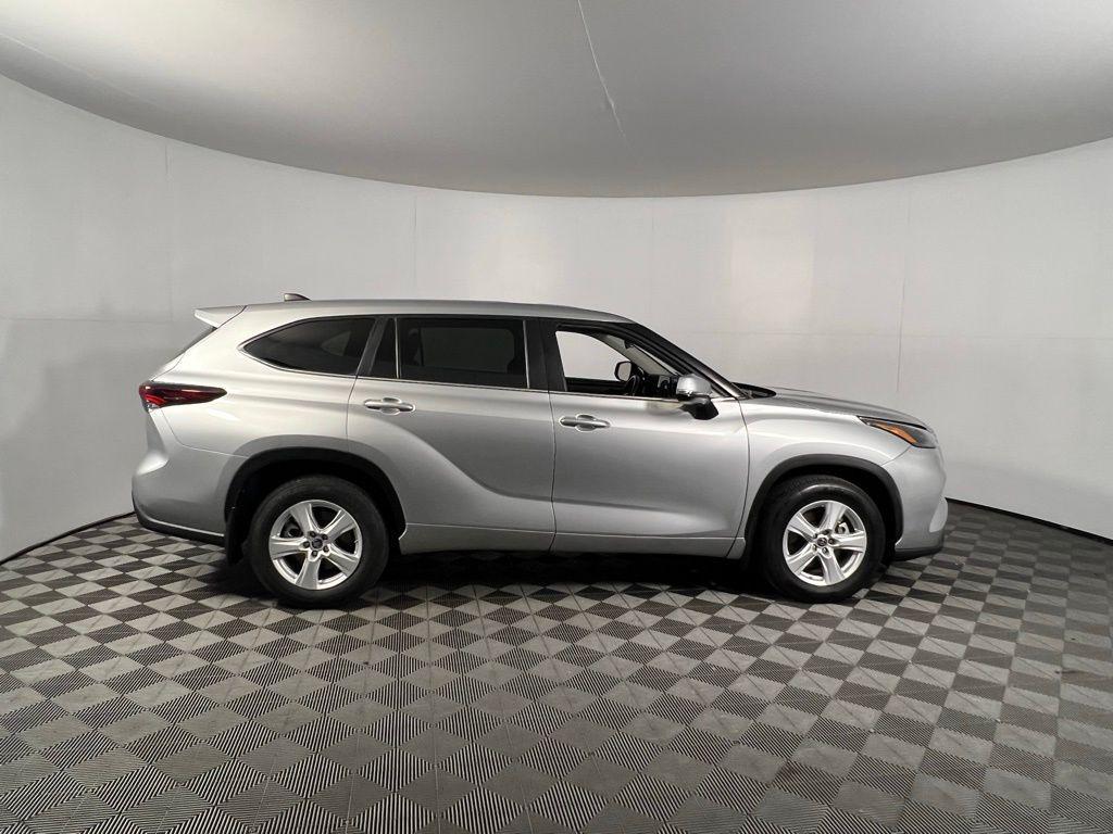 used 2024 Toyota Highlander car, priced at $31,273