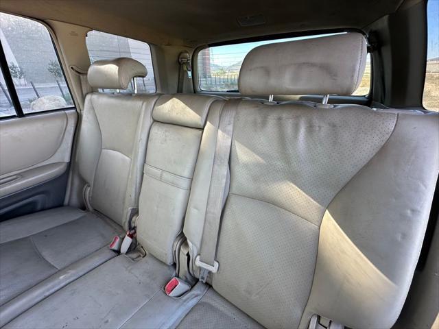 used 2004 Toyota Highlander car