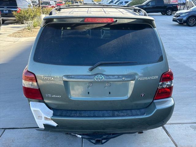 used 2004 Toyota Highlander car