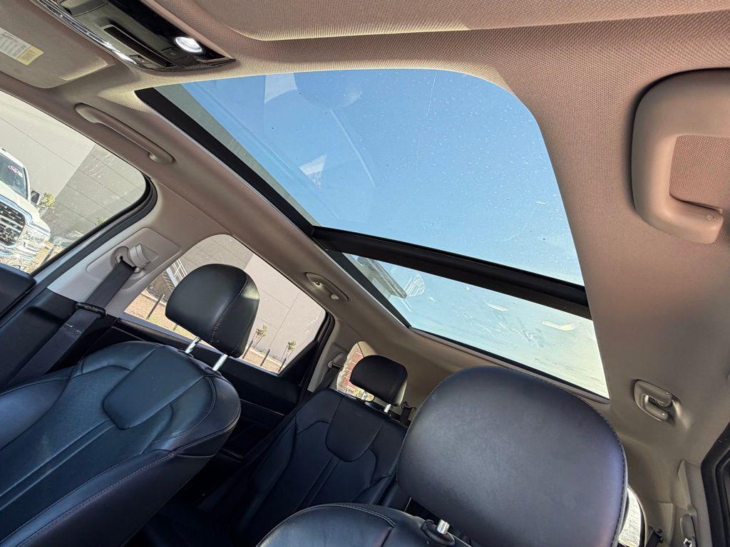 used 2022 Kia Sorento car, priced at $25,973