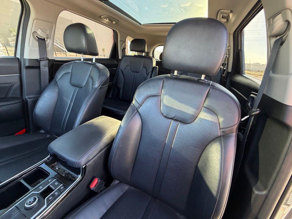 used 2022 Kia Sorento car, priced at $25,973