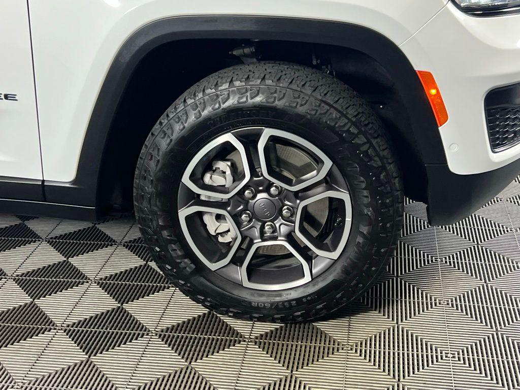 used 2023 Jeep Grand Cherokee 4xe car, priced at $32,573