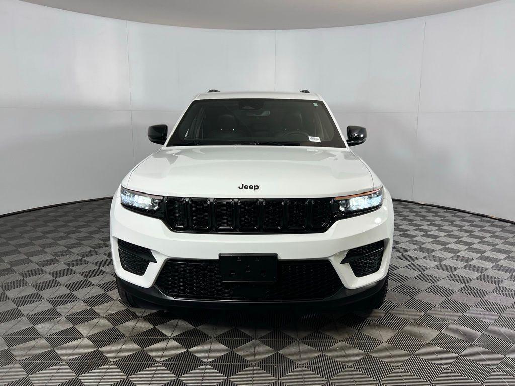 used 2023 Jeep Grand Cherokee car, priced at $34,673