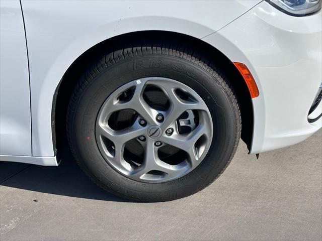 used 2024 Chrysler Pacifica car, priced at $35,673