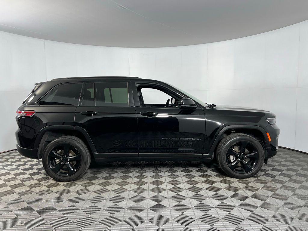 used 2023 Jeep Grand Cherokee car, priced at $32,673