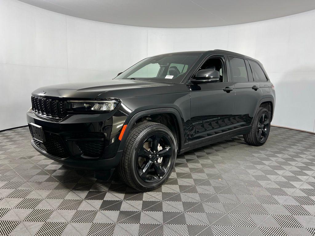 used 2023 Jeep Grand Cherokee car, priced at $32,673