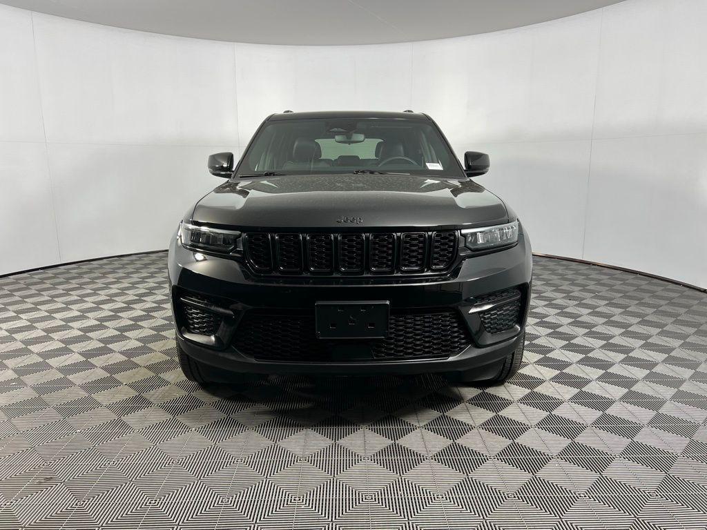 used 2023 Jeep Grand Cherokee car, priced at $32,673