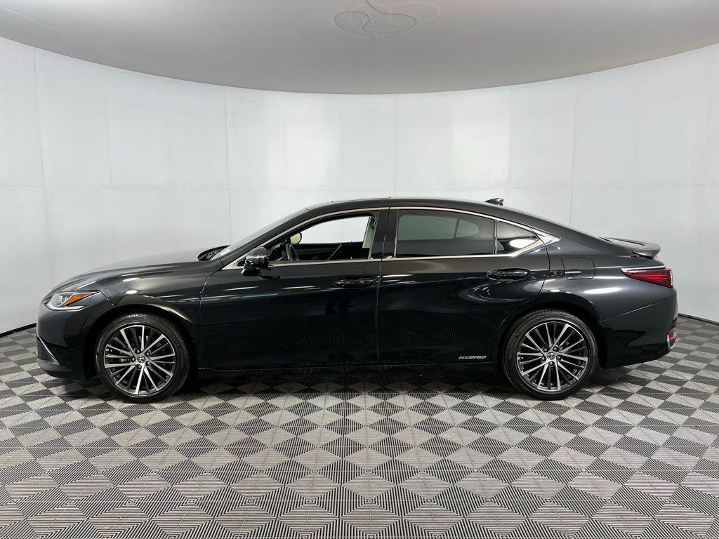 used 2022 Lexus ES 300h car, priced at $36,373