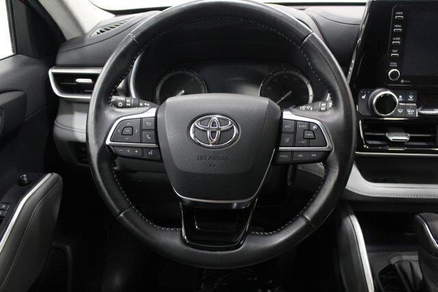 used 2020 Toyota Highlander car, priced at $31,499