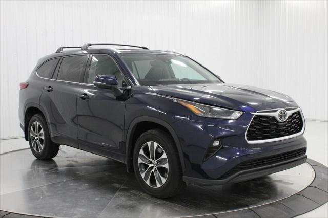 used 2022 Toyota Highlander car, priced at $34,599