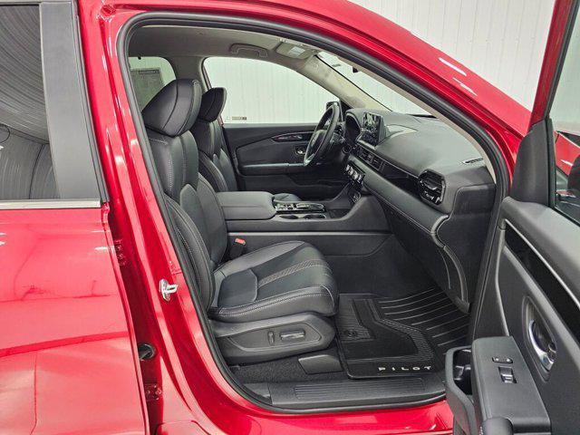 new 2025 Honda Pilot car, priced at $45,529