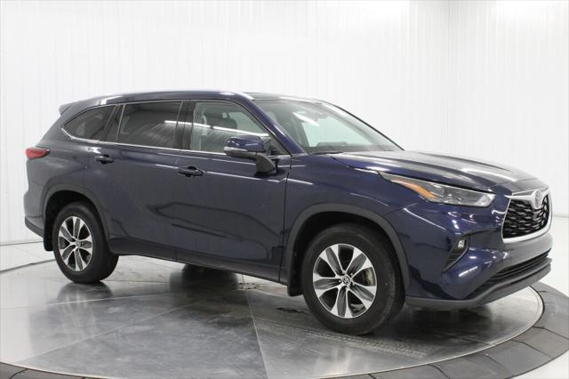 used 2022 Toyota Highlander car, priced at $34,799