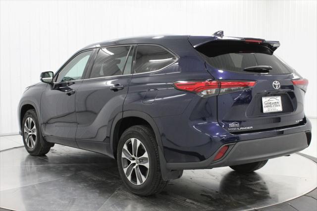 used 2022 Toyota Highlander car, priced at $34,799