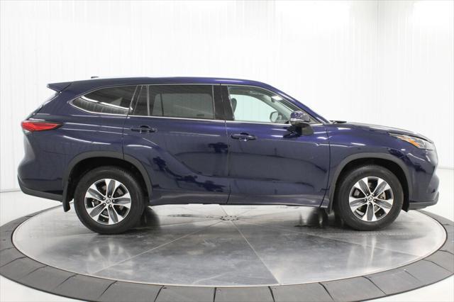 used 2022 Toyota Highlander car, priced at $34,799