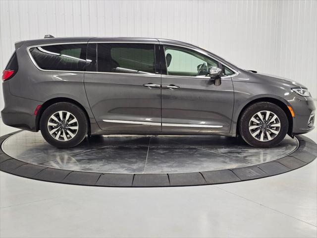 used 2022 Chrysler Pacifica Hybrid car, priced at $28,999