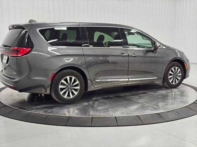 used 2022 Chrysler Pacifica Hybrid car, priced at $28,999