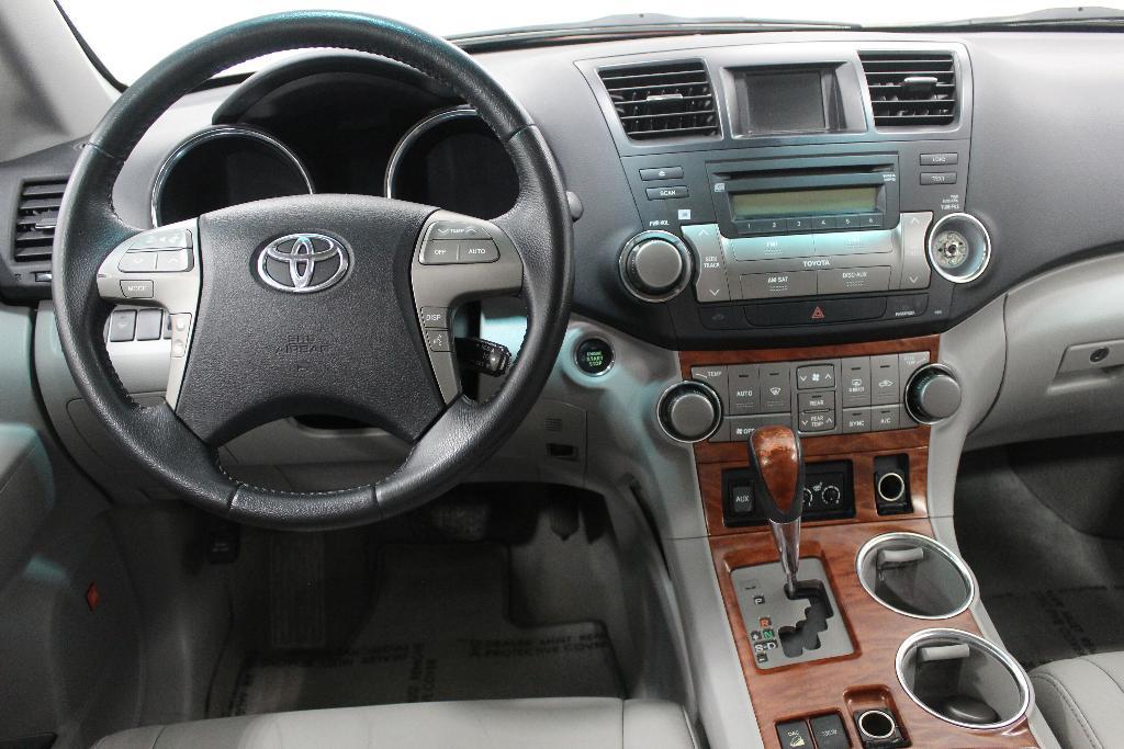 used 2010 Toyota Highlander car, priced at $7,999