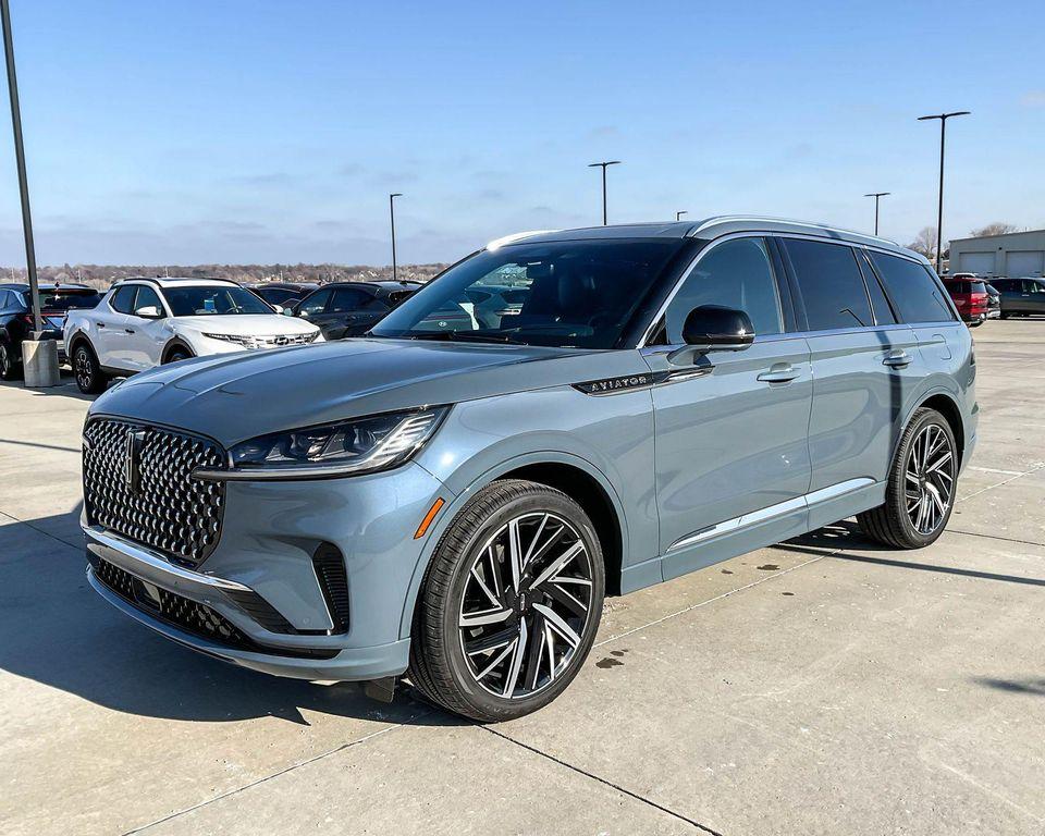 new 2025 Lincoln Aviator car, priced at $91,224