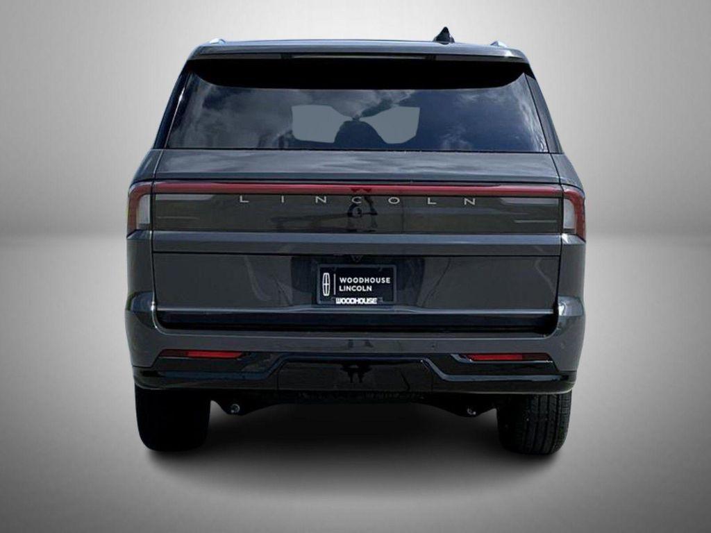 new 2025 Lincoln Navigator car, priced at $121,489