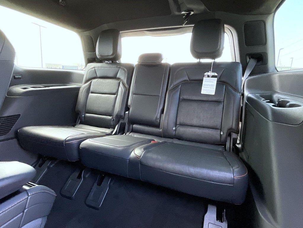new 2025 Lincoln Navigator car, priced at $121,489