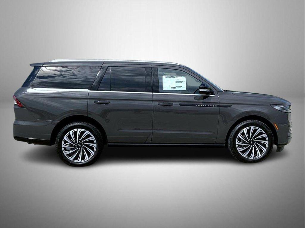 new 2025 Lincoln Navigator car, priced at $121,489