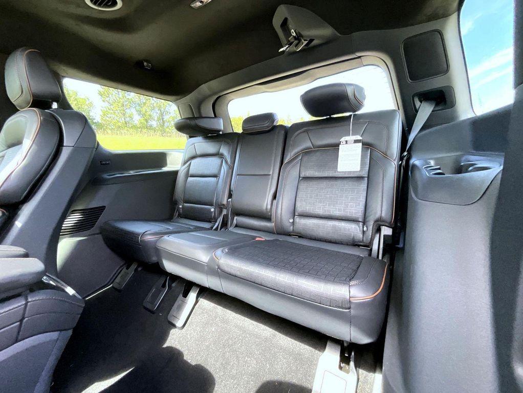new 2025 Lincoln Navigator car, priced at $120,239