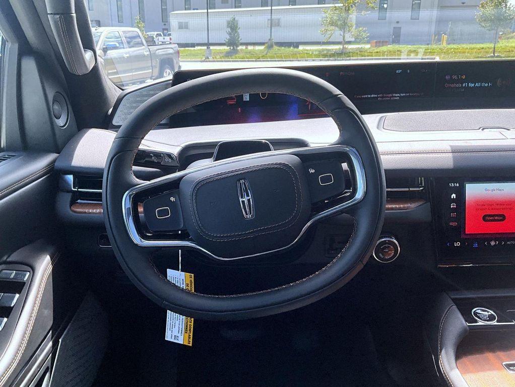 new 2025 Lincoln Navigator car, priced at $120,239