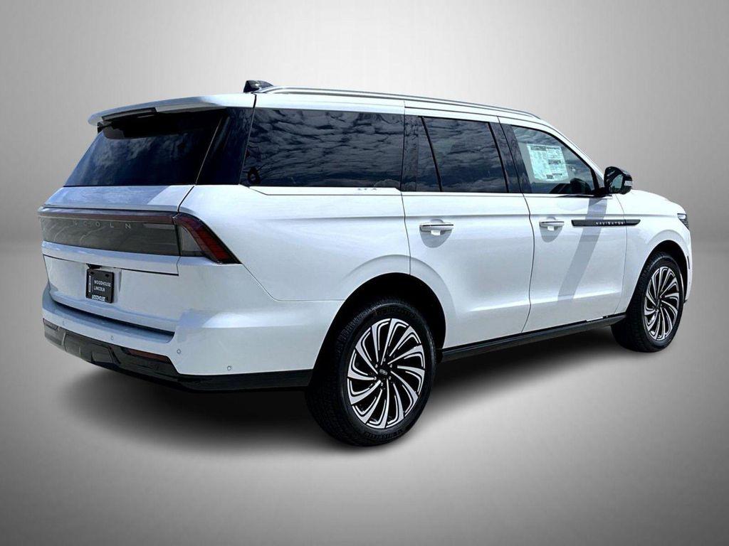 new 2025 Lincoln Navigator car, priced at $120,239