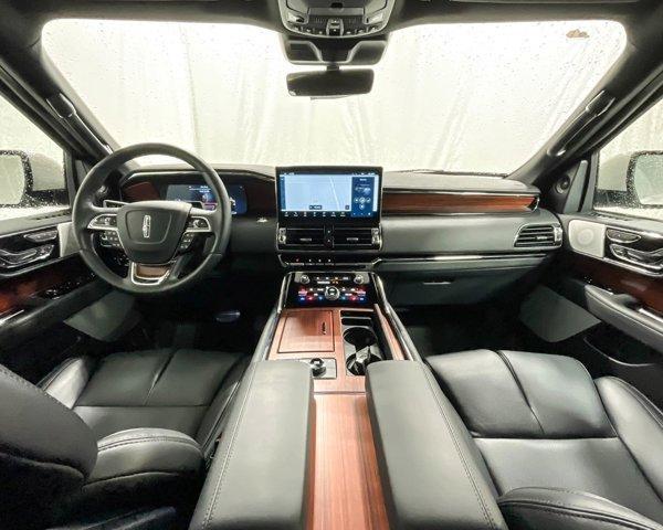 new 2024 Lincoln Navigator car, priced at $100,624