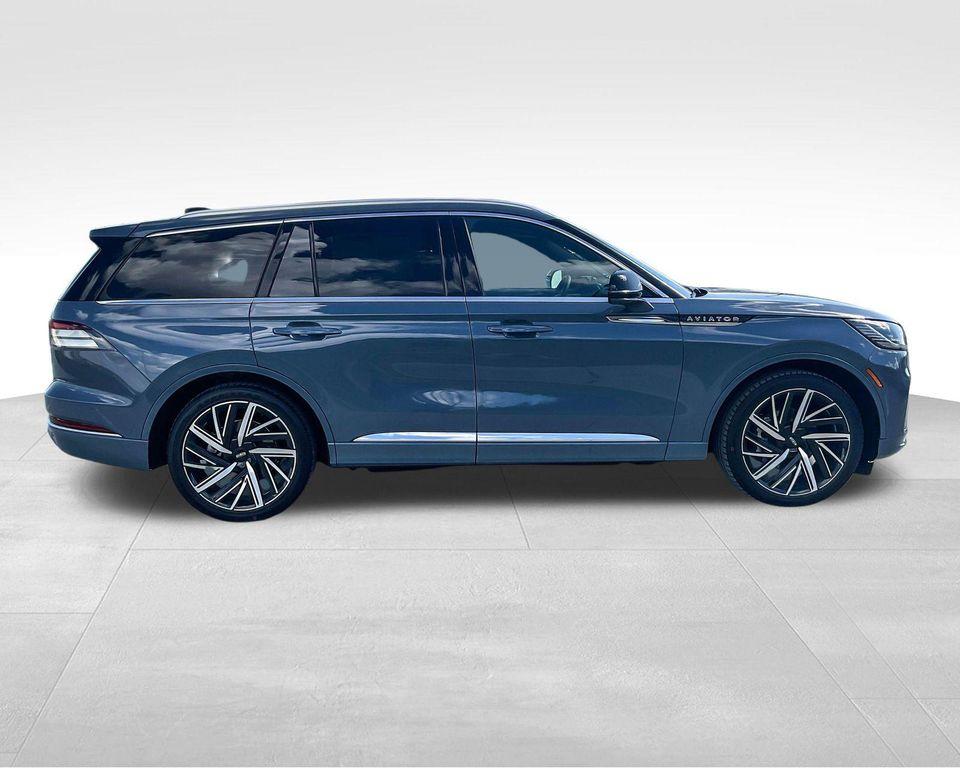 new 2025 Lincoln Aviator car, priced at $90,424