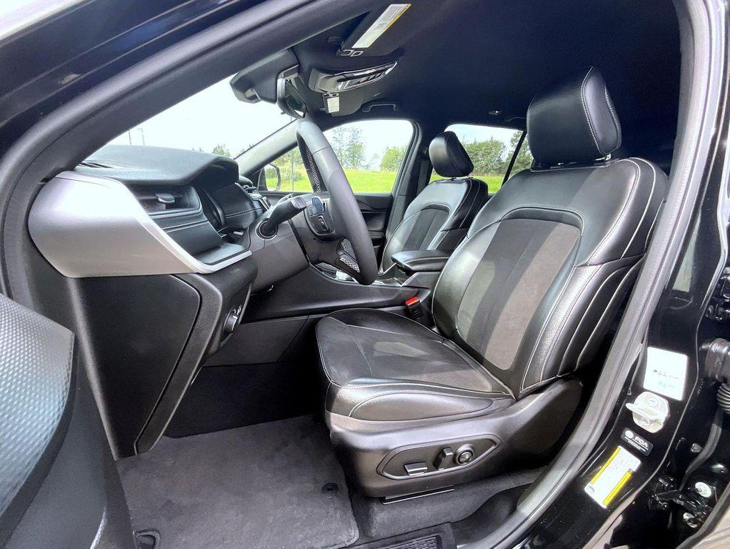 used 2024 Jeep Grand Cherokee car, priced at $33,880