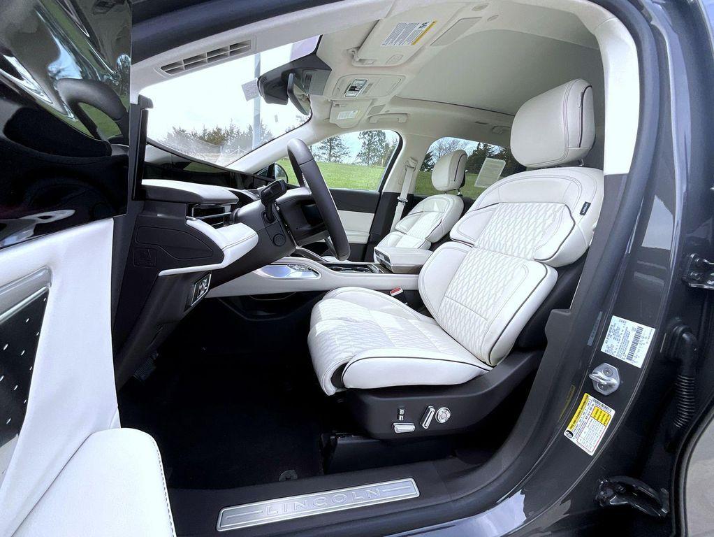 new 2025 Lincoln Nautilus car, priced at $81,944