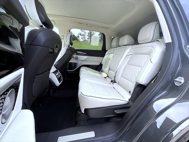 new 2025 Lincoln Nautilus car, priced at $81,944