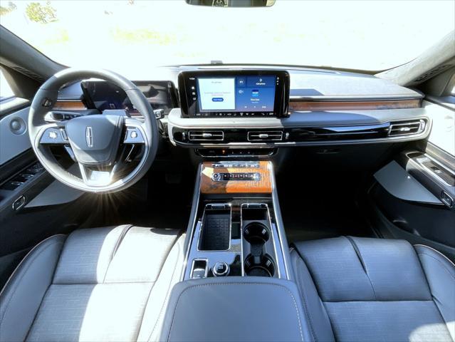 new 2025 Lincoln Aviator car, priced at $90,369