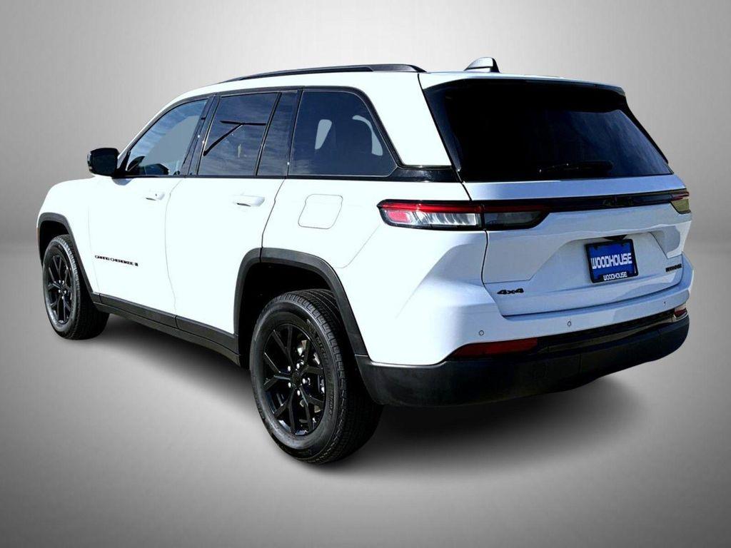 used 2024 Jeep Grand Cherokee car, priced at $34,880