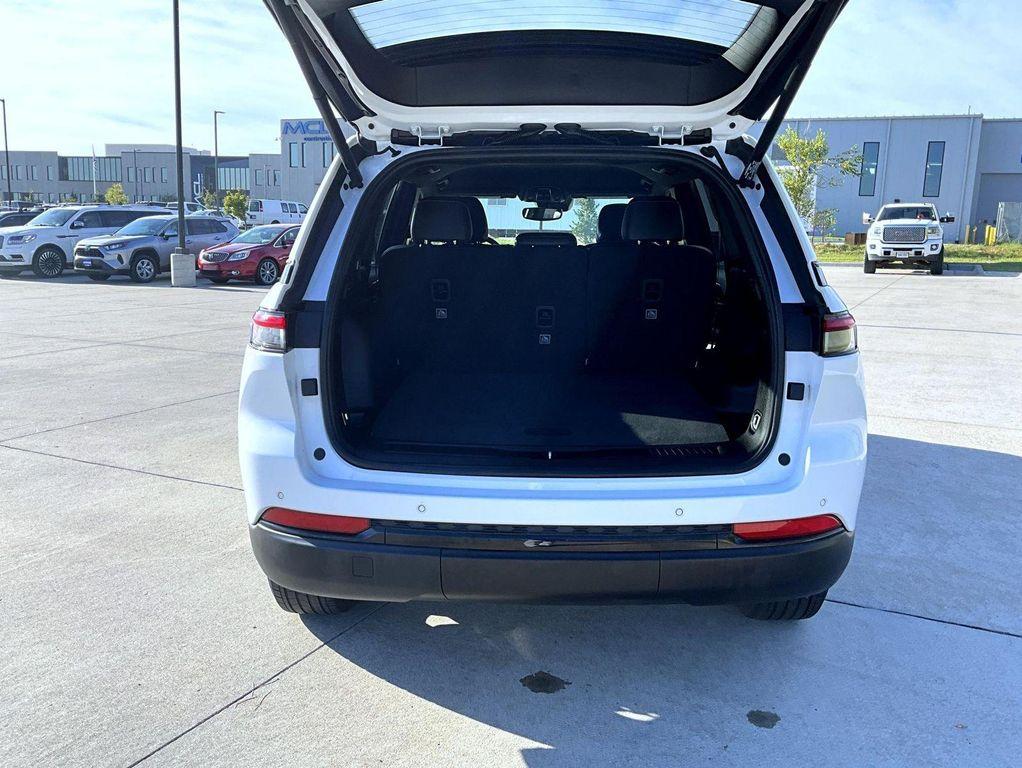 used 2024 Jeep Grand Cherokee car, priced at $34,880