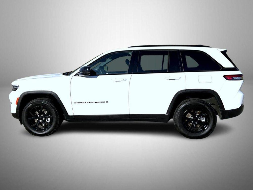 used 2024 Jeep Grand Cherokee car, priced at $34,880