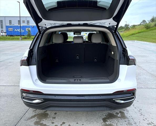 new 2025 Lincoln Nautilus car, priced at $54,684