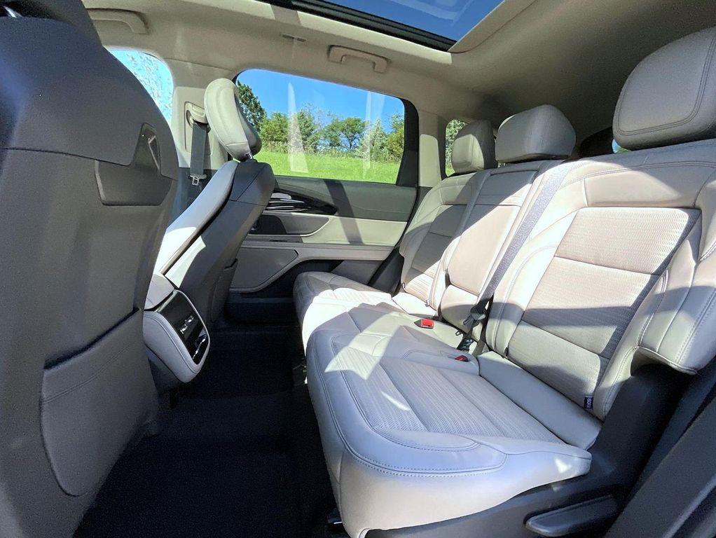 new 2025 Lincoln Nautilus car, priced at $65,299