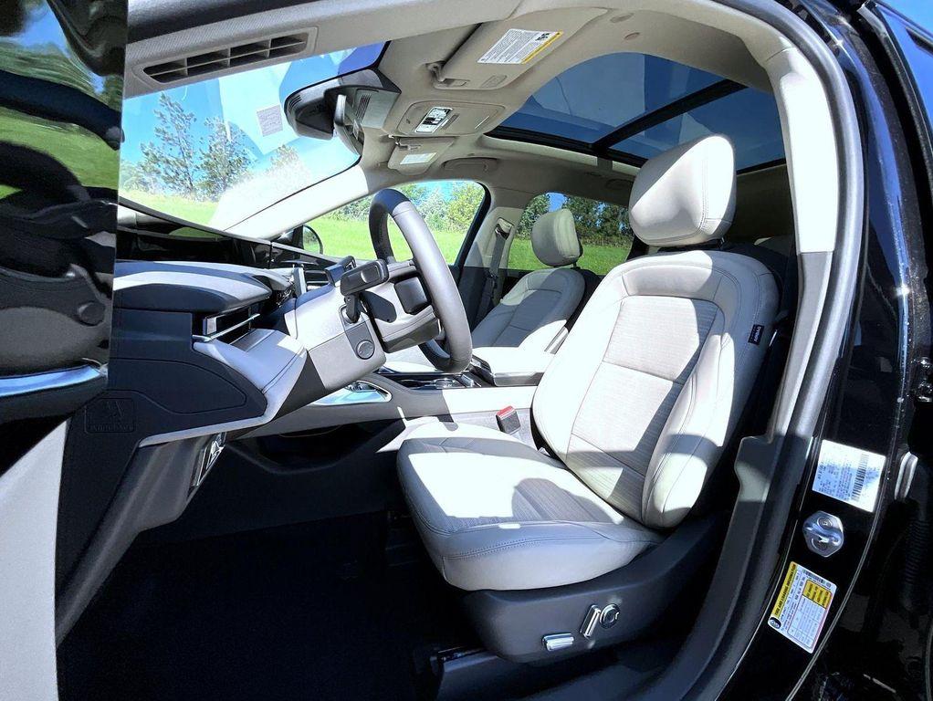 new 2025 Lincoln Nautilus car, priced at $65,299