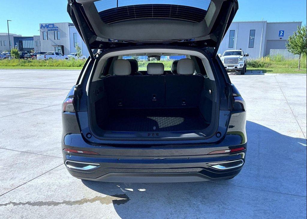 new 2025 Lincoln Nautilus car, priced at $65,299