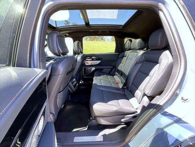 new 2025 Lincoln Nautilus car, priced at $73,209