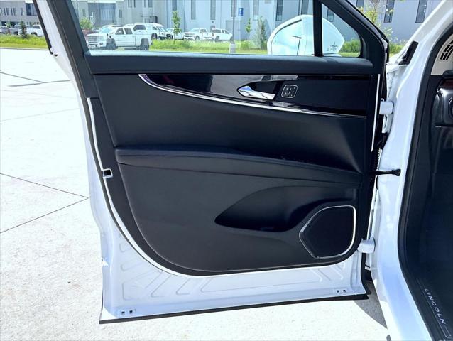 used 2022 Lincoln Nautilus car, priced at $40,660