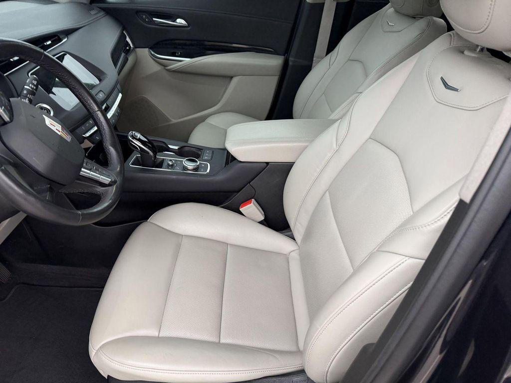 used 2022 Cadillac XT4 car, priced at $30,515