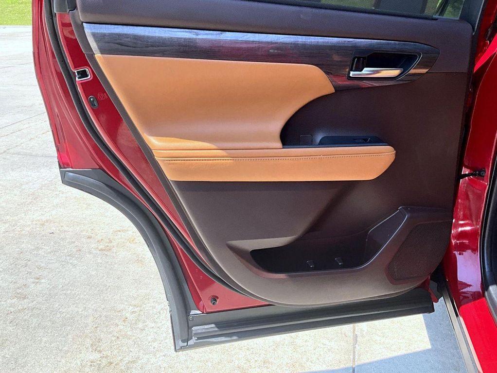 used 2021 Toyota Highlander Hybrid car, priced at $35,994