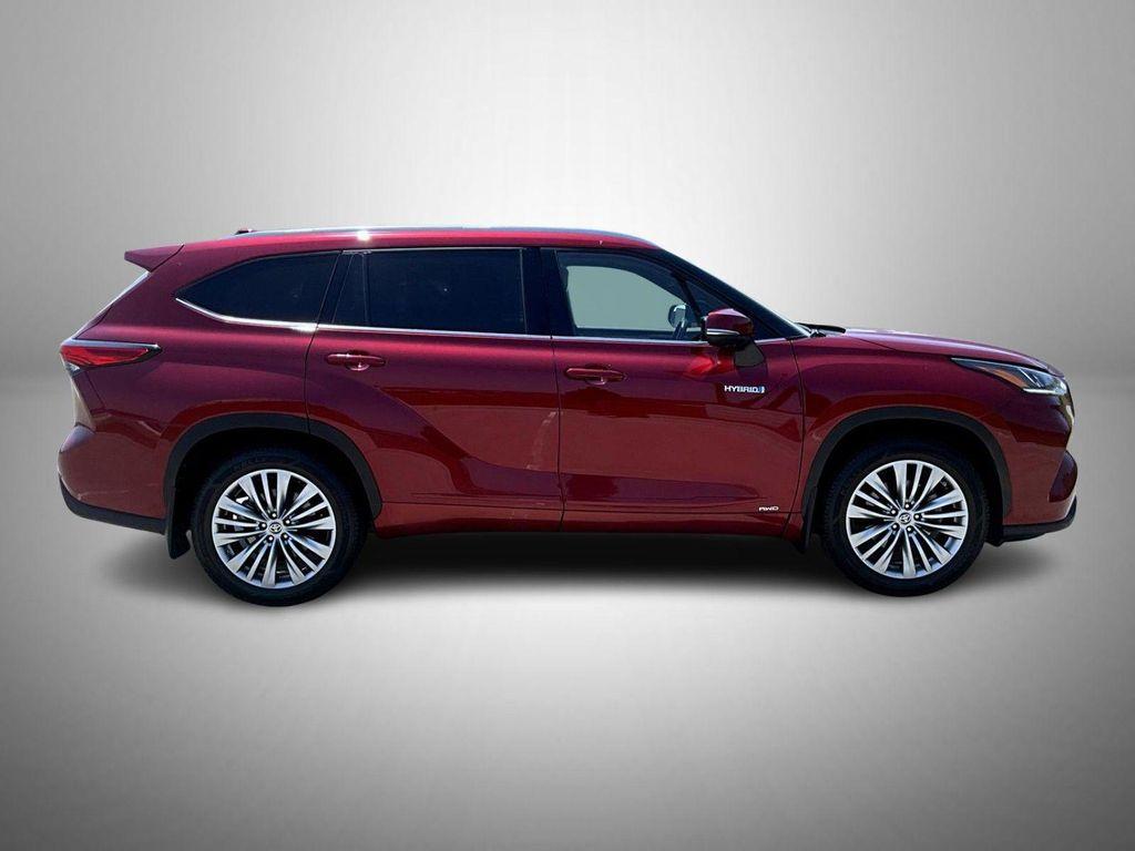 used 2021 Toyota Highlander Hybrid car, priced at $35,994