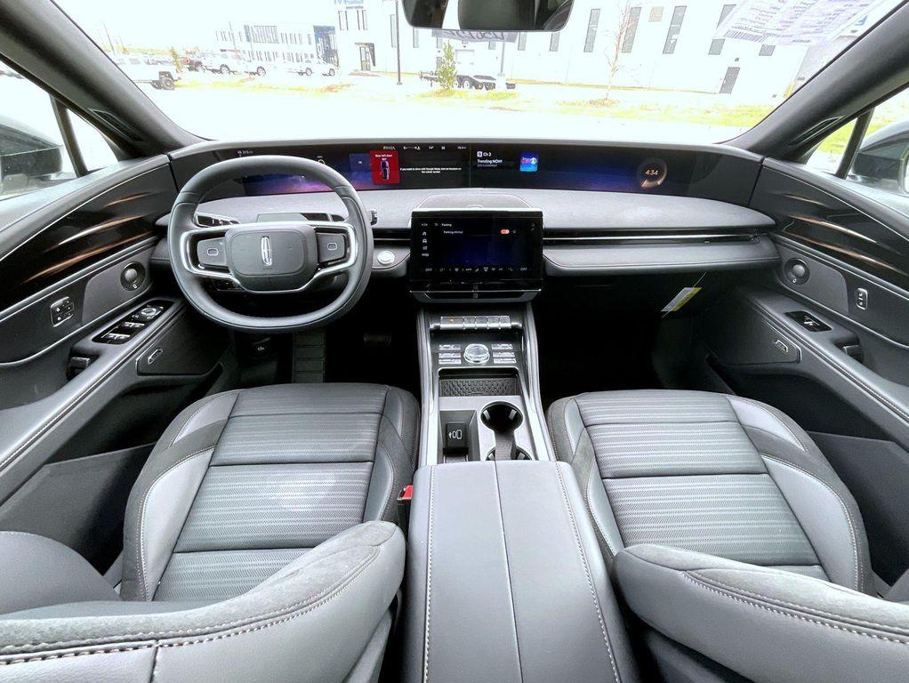 new 2025 Lincoln Nautilus car, priced at $68,754