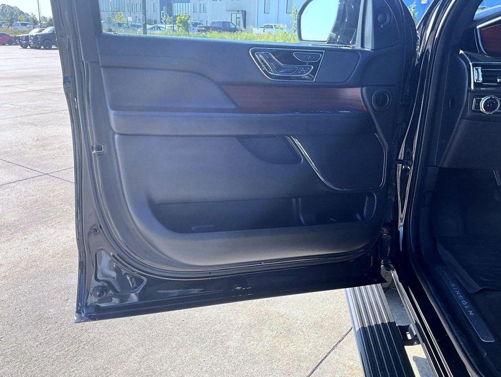 used 2021 Lincoln Navigator car, priced at $38,963